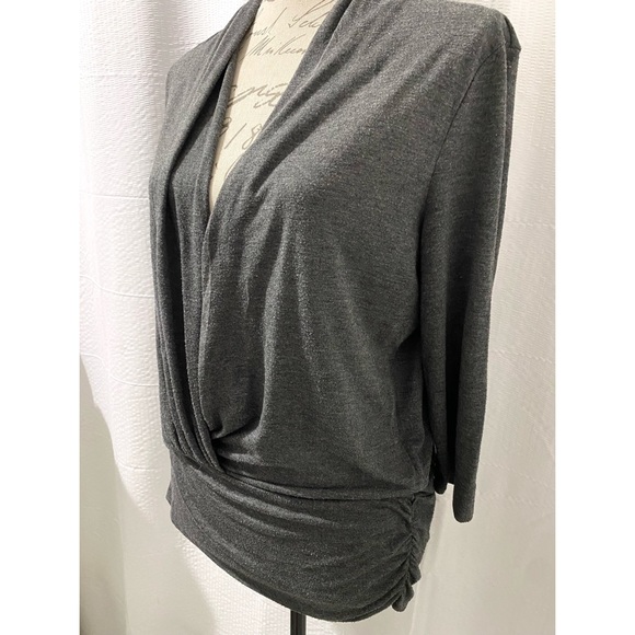 H&M Drape Front Top with Ruching on Sides - Picture 3 of 3